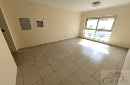 Apartment - 1 Bedroom - 2 Bathrooms for rent in Muwaileh 29 Building - Muwaileh - Sharjah