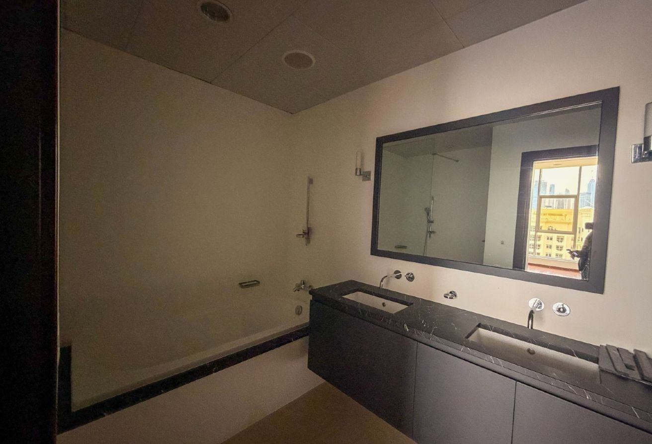 Spacious 2BR | Panoramic Sea View | Beach Access gallery image