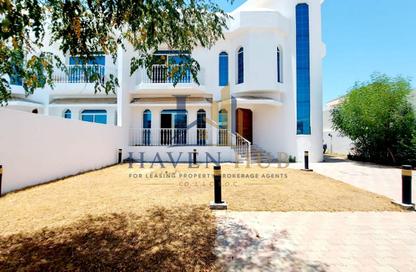 Villa - 3 Bedrooms - 4 Bathrooms for rent in Jumeirah 3 - Jumeirah - Dubai