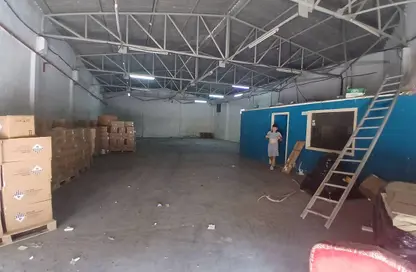Warehouse - Studio - 1 Bathroom for rent in Al Sajaa - Sharjah