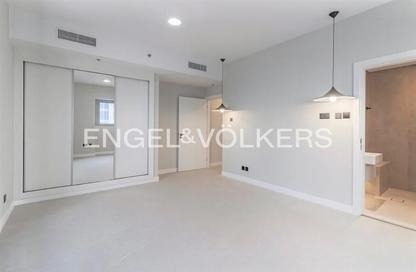 Apartment - 2 Bedrooms - 3 Bathrooms for sale in Princess Tower - Dubai Marina - Dubai