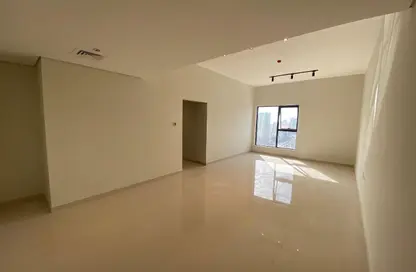Apartment - 2 Bedrooms - 2 Bathrooms for rent in SRS Tower - Al Rashidiya 1 - Al Rashidiya - Ajman