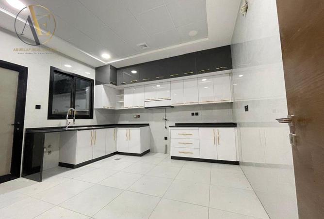 114595385 - Property Image 3