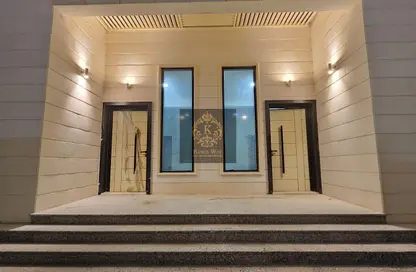 فيلا - 2 غرف نوم - 4 حمامات للايجار في مدينة زايد (مدينة خليفة ج) - مدينة خليفة - أبوظبي