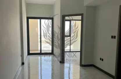 شقة - غرفة نوم - 1 حمام للايجار في برج روكان B - برج روكان - روكان - دبي لاند - دبي