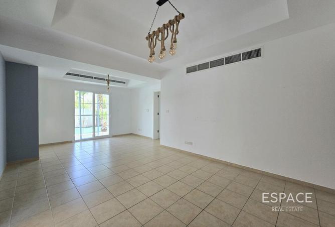 76961967 - Property Image 2