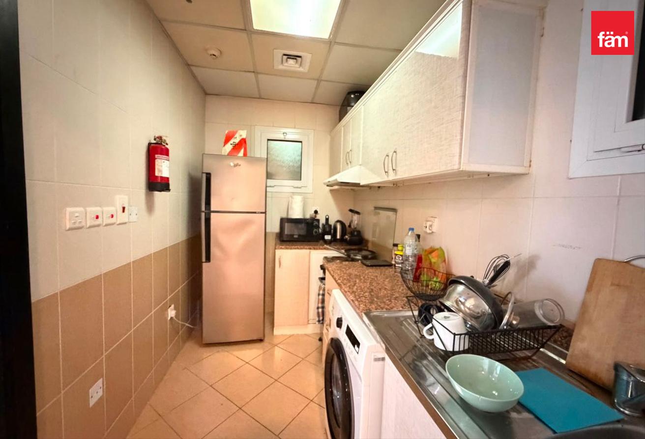 Next To DMCC Metro | High Floor | Lake View photo 5