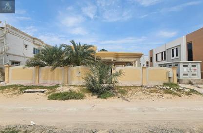 Villa - 4 Bedrooms - 5 Bathrooms for sale in Al Mowaihat 3 - Al Mowaihat - Ajman