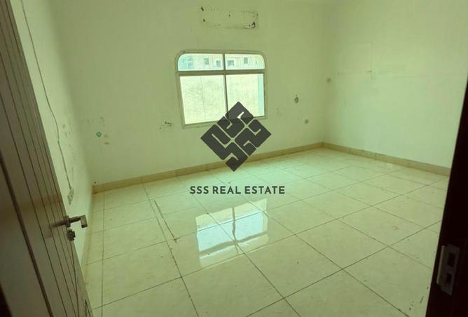 114161025 - Property Image 3
