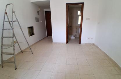 Apartment - Studio - 1 for rent in Fire Station Road - Muwaileh - Sharjah