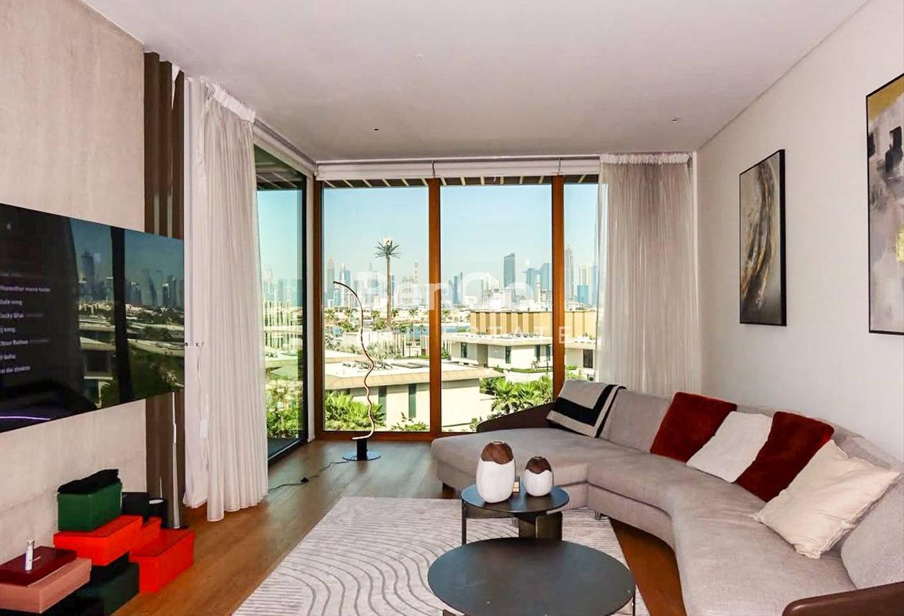 Multiple Options | Luxury Fully Furnished | Downtown Skyline photo 2