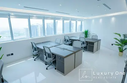 مكتب - استوديو - 1 حمام للايجار في برج الأعمال - الخليج التجاري - دبي