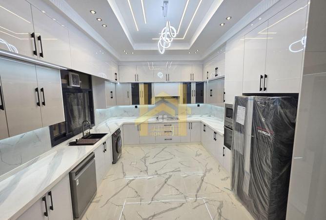 124266008 - Property Image 3