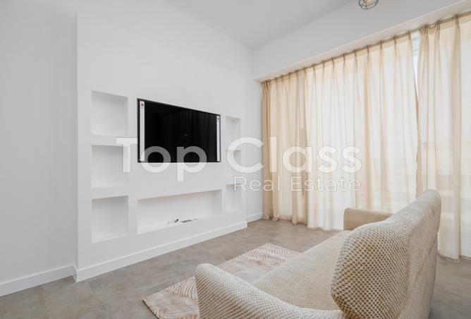 Newly Renovated| Fully Furnished| Golf Course View photo 3