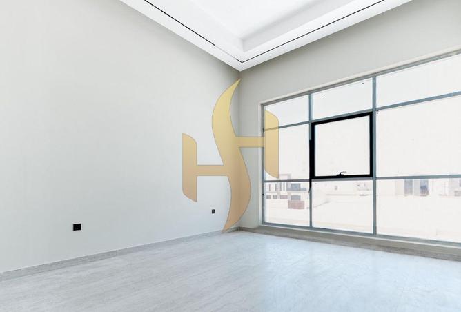 125154424 - Property Image 3