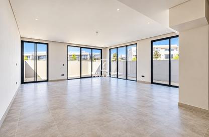 Townhouse - 3 - 5 for rent in California Village - Dubai
