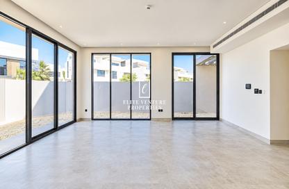 Townhouse - 3 - 5 for rent in California Village - Dubai