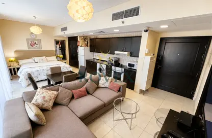 Apartment - 1 Bathroom for rent in The Royal Oceanic - Dubai Marina - Dubai