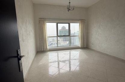Apartment - 3 Bedrooms - 4 Bathrooms for sale in Al Khan - Sharjah