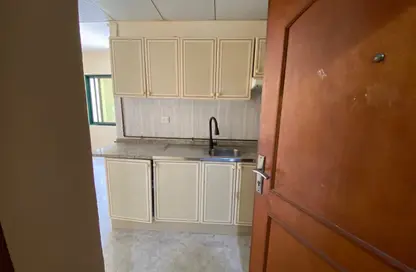 Apartment - 1 Bathroom for rent in Al Majaz 1 - Al Majaz - Sharjah