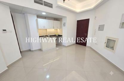Apartment - Studio - 1 for rent in Muwailih Building - Muwaileh - Sharjah
