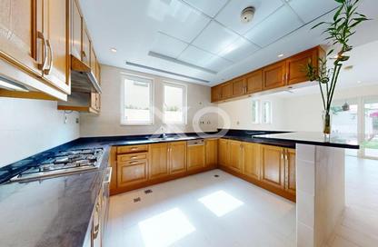 Villa - 4 Bedrooms - 5 Bathrooms for rent in Regional Large - Regional - Jumeirah Park - Dubai