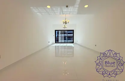 شقة - غرفة نوم - 2 حمامات للايجار في بناية تريو - البرشاء 1 - البرشاء - دبي