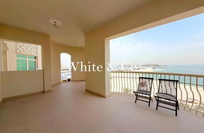 Apartment - 2 Bedrooms - 4 Bathrooms for rent in Al Khudrawi - Shoreline Apartments - Palm Jumeirah - Dubai