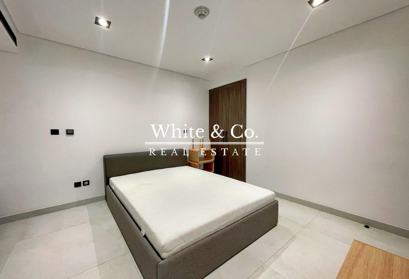 Upgraded Unit | Large Study | Exclusive photo 7