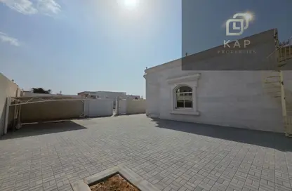 فيلا - 3 غرف نوم - 4 حمامات للايجار في الرفاع - رأس الخيمة