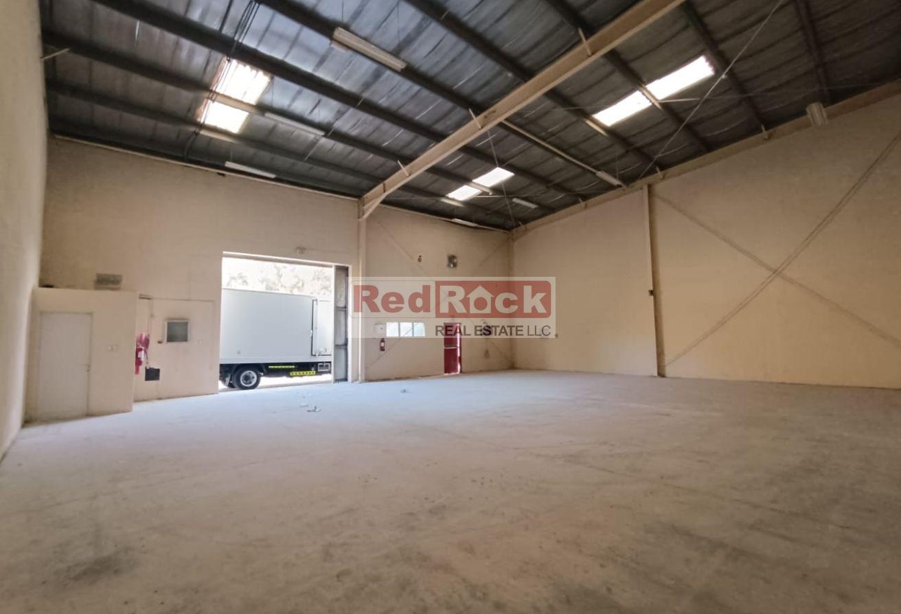 2600 Sqft Compact Warehouse in DIP