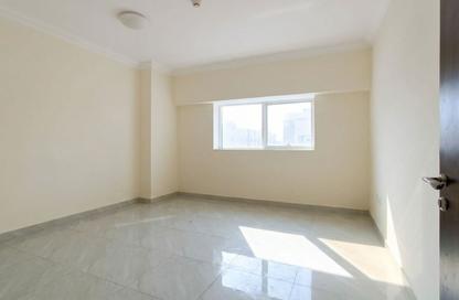 Apartment - 3 - 3 for rent in Burj Al Majaz Tower - Al Majaz 2 - Al Majaz - Sharjah