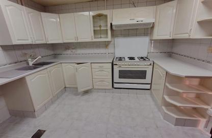Apartment - 3 Bedrooms - 3 Bathrooms for rent in Hamdan Street - Abu Dhabi