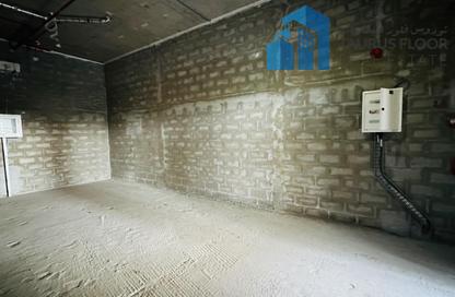 Shop - Studio for rent in Sherina Plaza 1 - Corniche Deira - Deira - Dubai