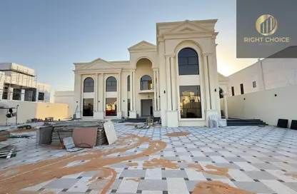 Villa - 5 Bedrooms for rent in Madinat Al Riyad - Abu Dhabi