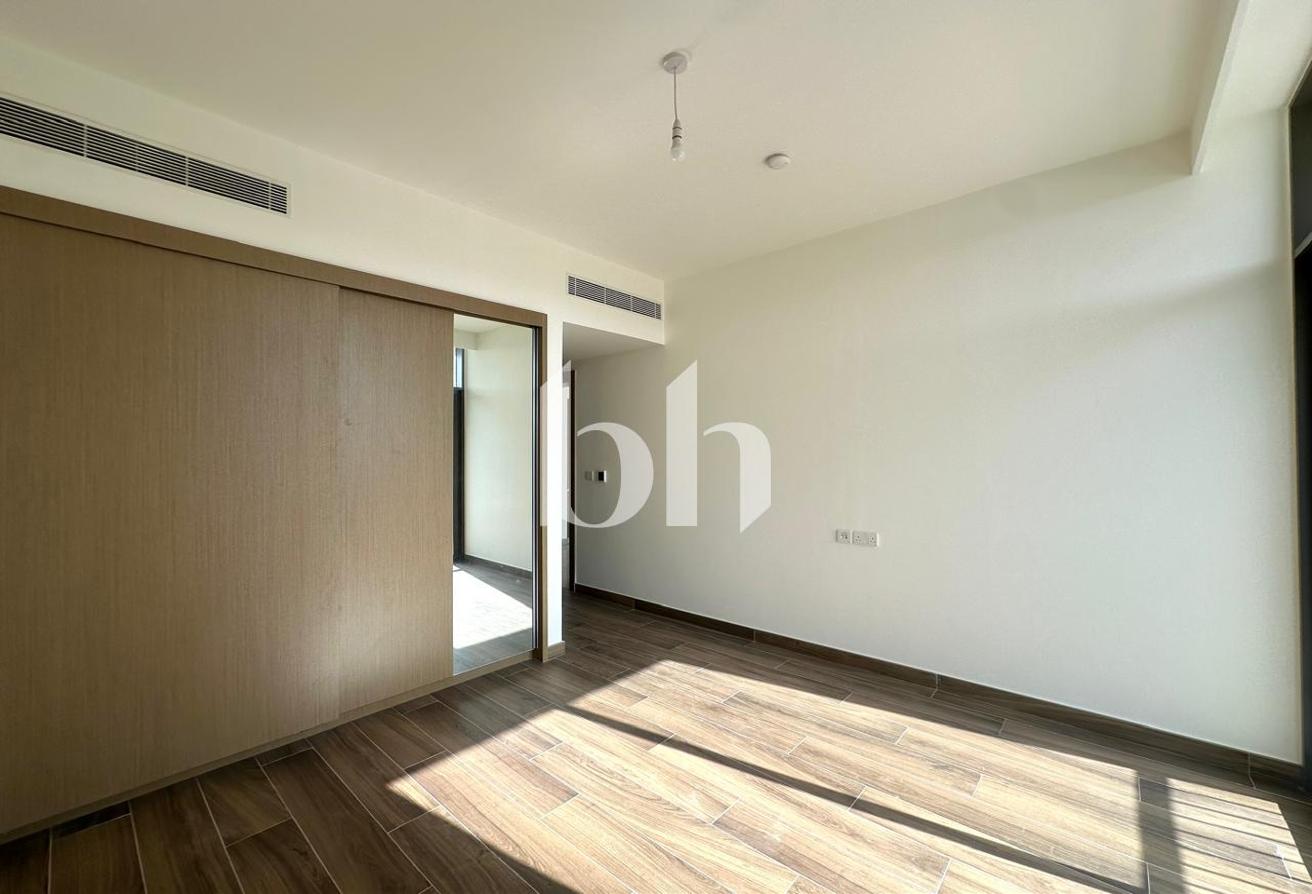 Corner Unit | Landscaped | Luxury Living photo 23