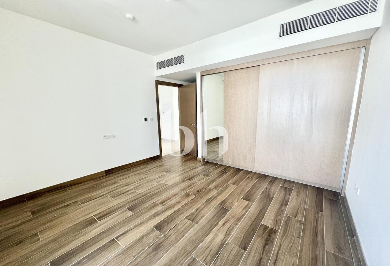 Corner Unit | Landscaped | Luxury Living photo 17
