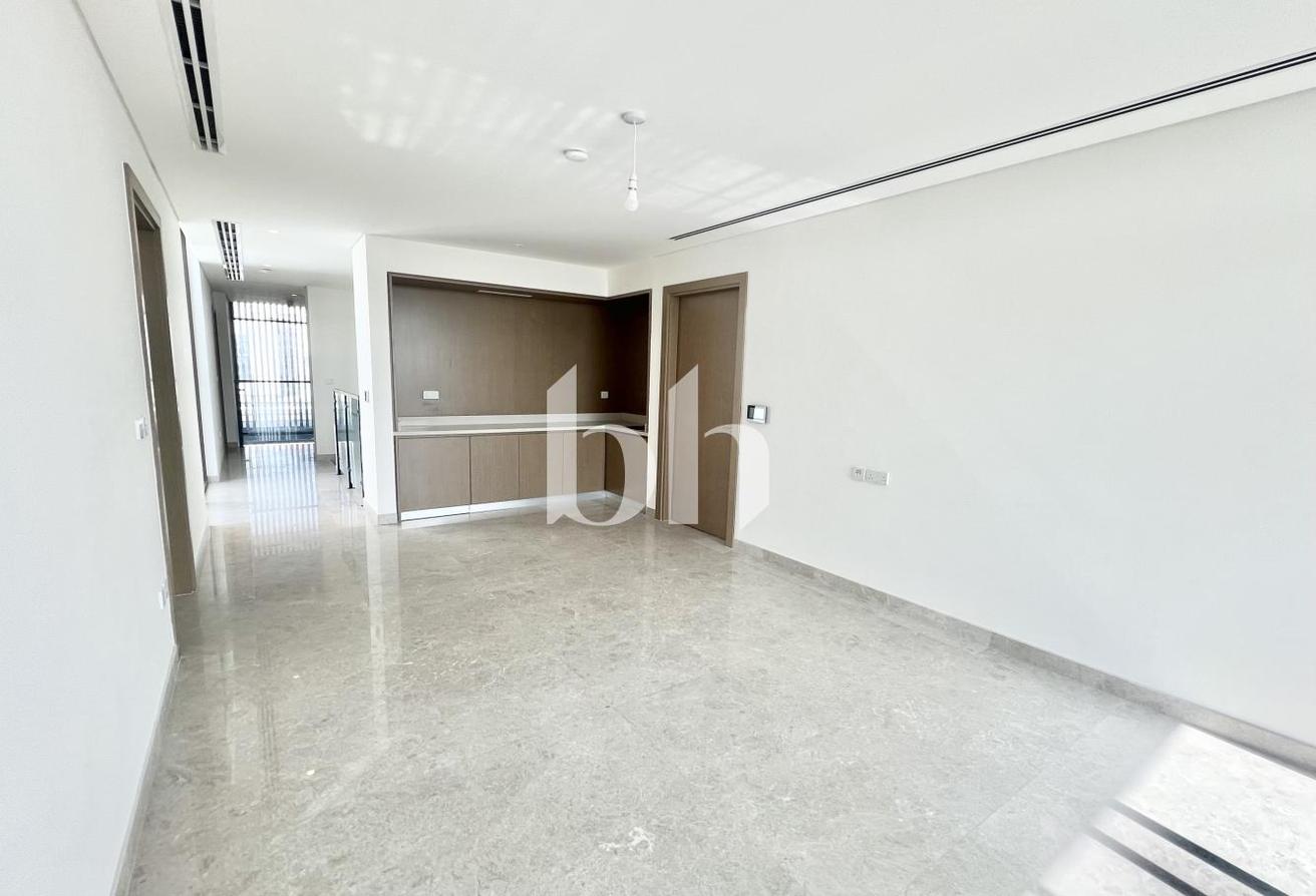 Corner Unit | Landscaped | Luxury Living photo 20