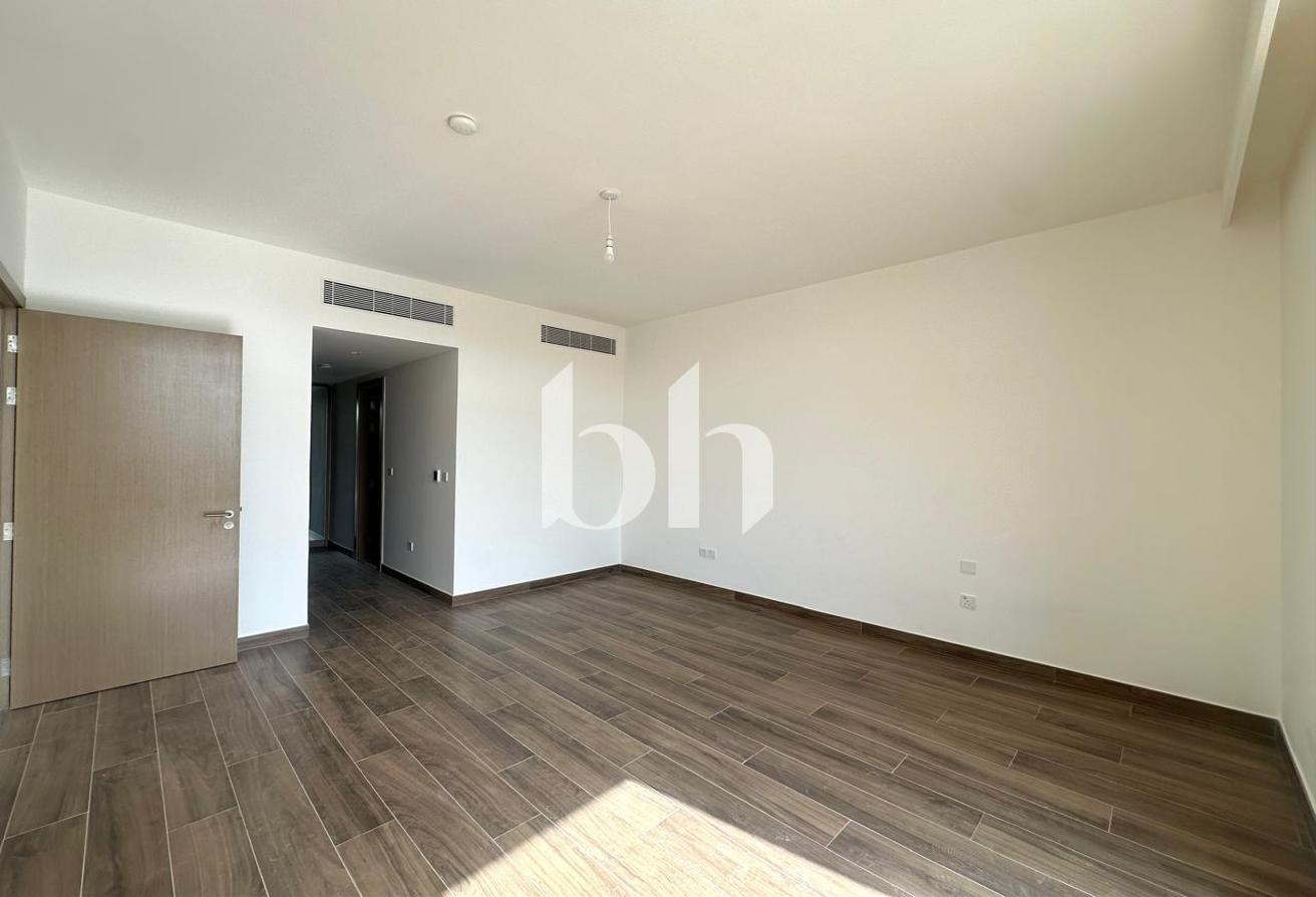 Corner Unit | Landscaped | Luxury Living photo 14