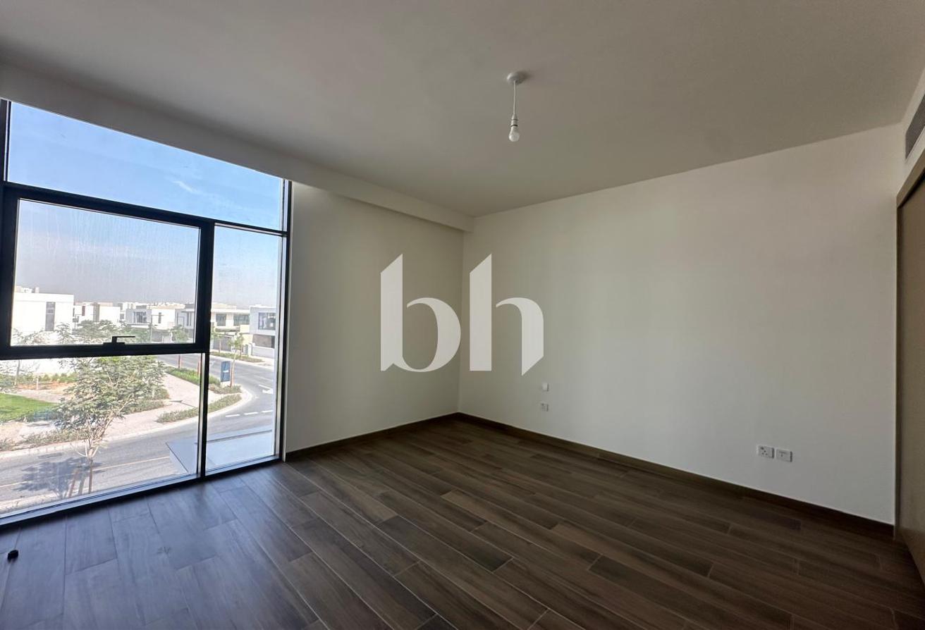 Corner Unit | Landscaped | Luxury Living photo 22