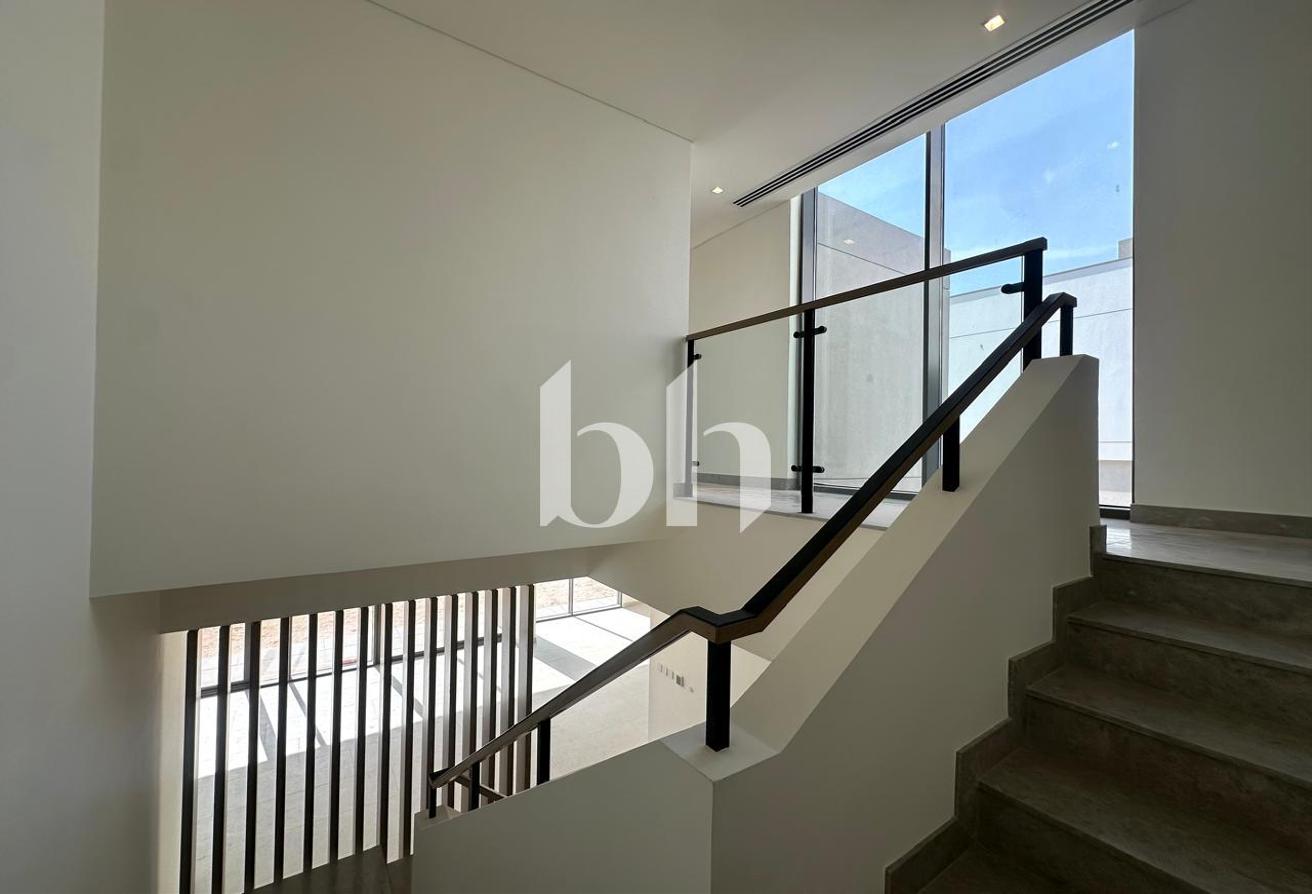 Corner Unit | Landscaped | Luxury Living photo 8