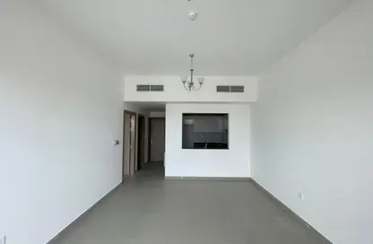 شقة - غرفة نوم - 2 حمامات للايجار في السكن الإمبراطوري - المدينة العالمية المرحلة 2 - 4 الورسان - الورسان - دبي