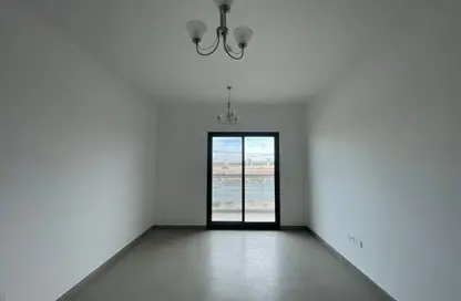 شقة - غرفة نوم - 2 حمامات للايجار في السكن الإمبراطوري - المدينة العالمية المرحلة 2 - 4 الورسان - الورسان - دبي