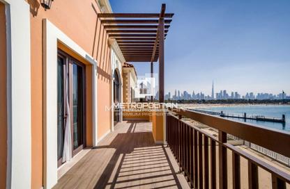 Villa - 5 Bedrooms - 6 Bathrooms for rent in Sur La Mer 1 - Sur La Mer - La Mer - Jumeirah - Dubai
