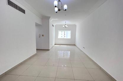 Apartment - 1 Bedroom - 2 Bathrooms for rent in Al Khan - Sharjah