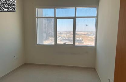 Apartment - 2 - 2 for sale in Golf Tower - Emirates City - Ajman