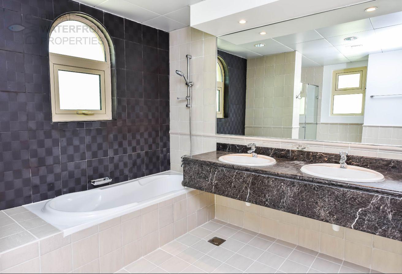 Lake Facing 4BR + Maids | Private Pool | E Foyer photo 19
