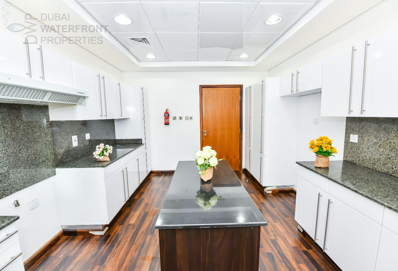 Lake Facing 4BR + Maids | Private Pool | E Foyer photo 16