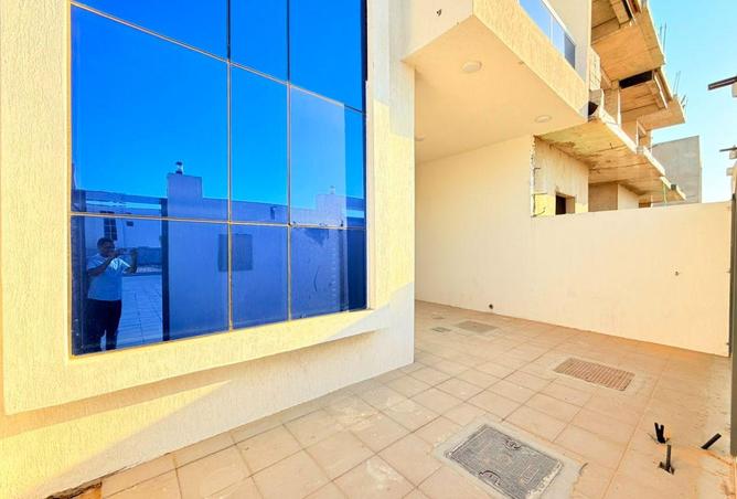 103239007 - Property Image 3