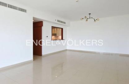 Apartment - 2 Bedrooms - 2 Bathrooms for rent in The Links West Tower - The Links - The Views - Dubai